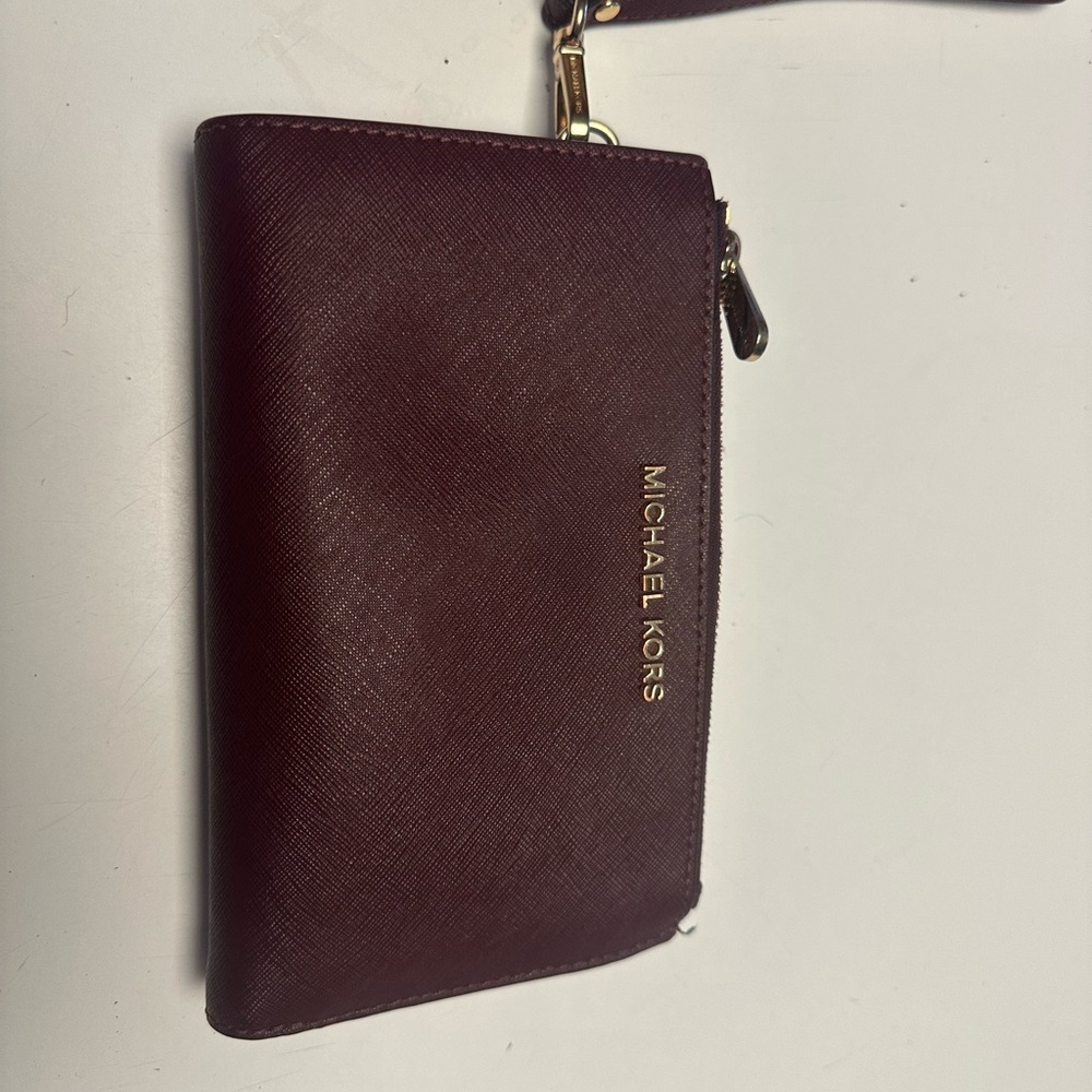 Michael kors wallet with multi compartments